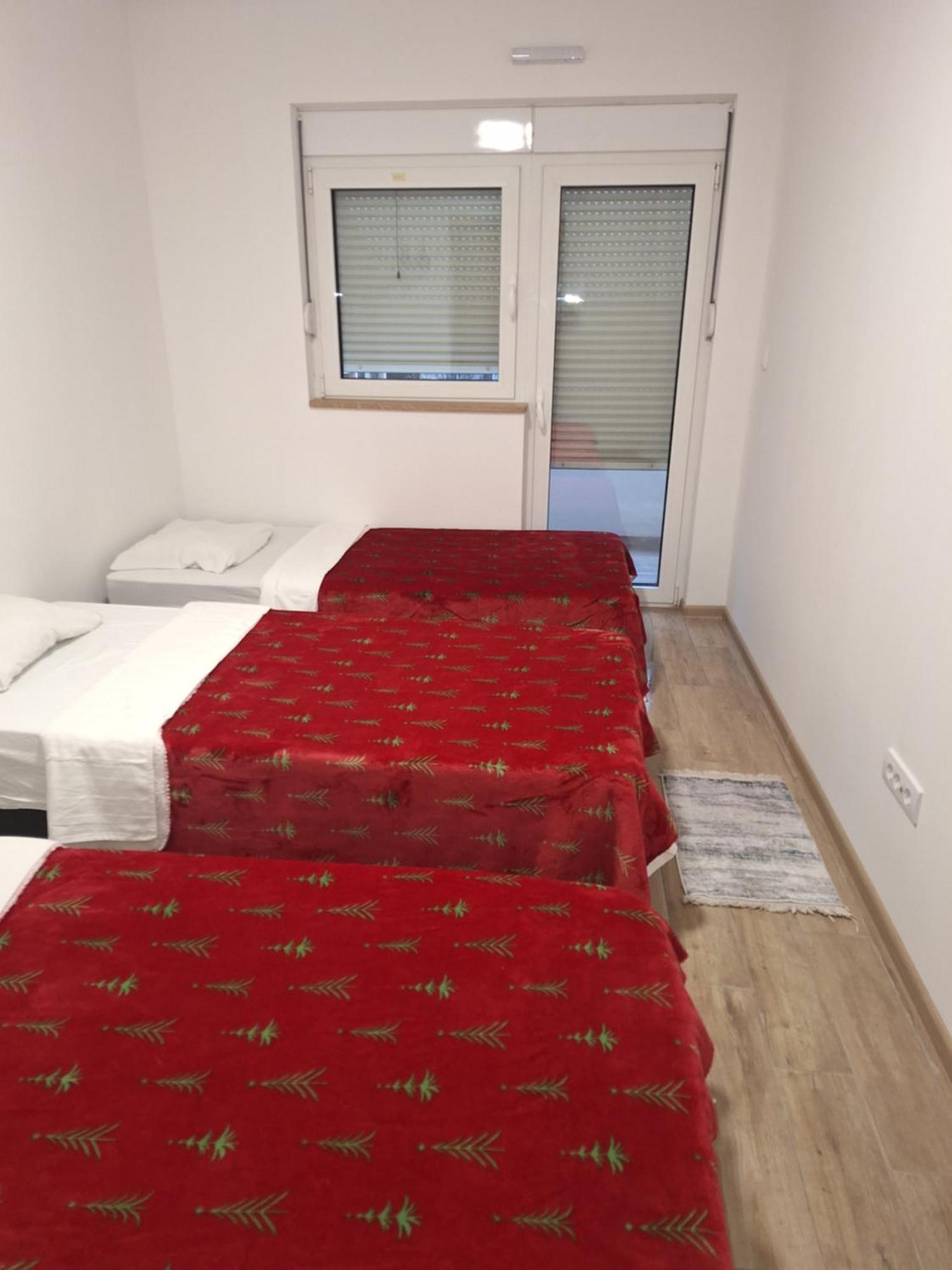 Expo Airport Otel Surčin Exterior foto